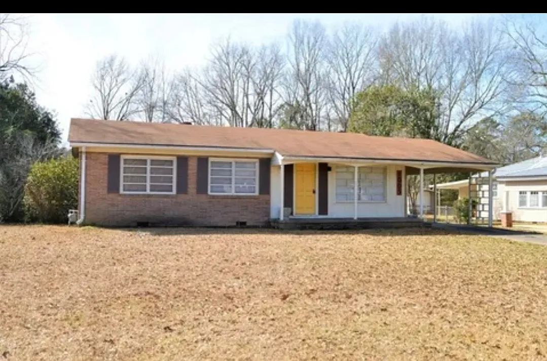 3 bed, 1.5 bath, 1161 sqft, $850 — Photo 1