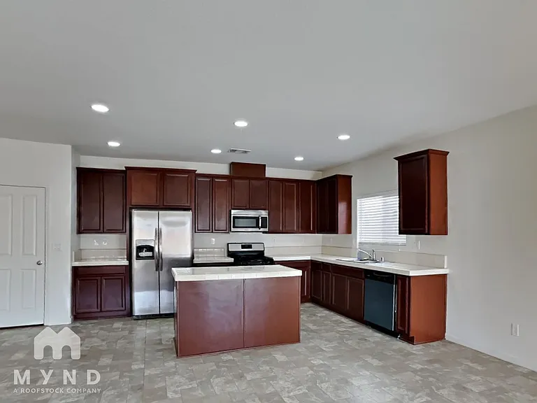 14320 Loyola Dr — Photo 3