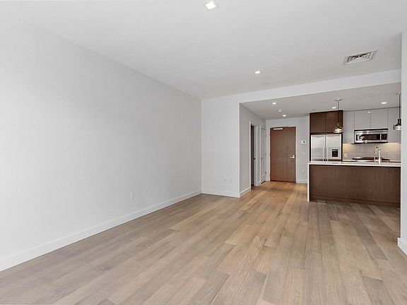 4th image of 375 Canal St #703P