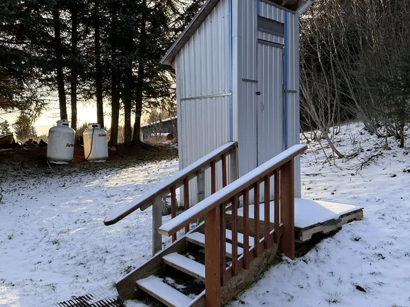 1410 E End Rd, Homer, AK 99603