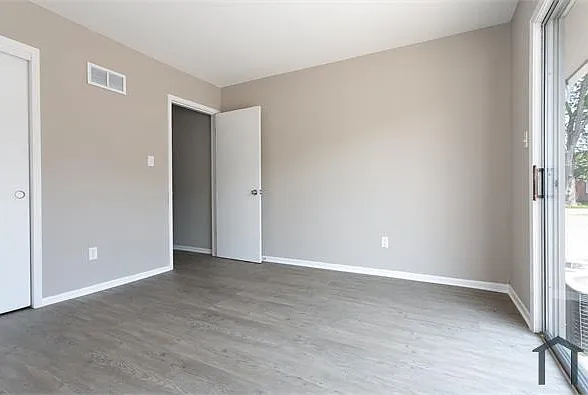 1 bed, 500 sqft, $799 — Photo 2