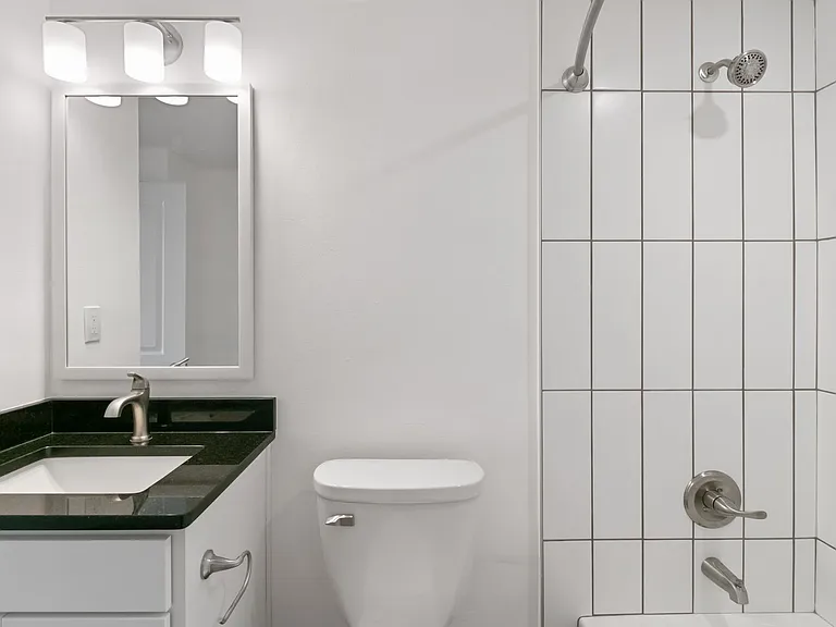 Fyfe Apartments — Photo 43