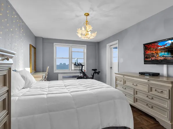 4555 Henry Hudson Pkwy W image 25 of 40