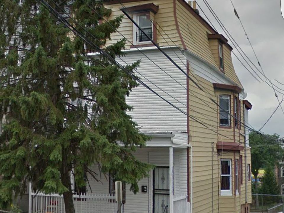 1st image of 17 Linden St APT 3