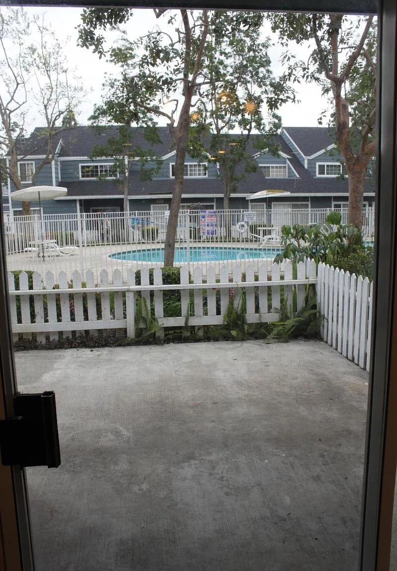 3 bed, 2.5 bath, 1400 sqft, $3,500 — Photo 3