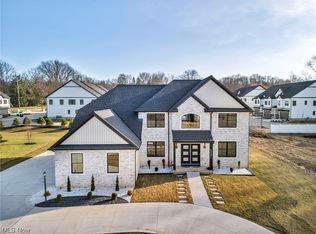 30421 Mallard Cv, Westlake, OH 44145