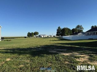 215 W Lester St, Williamsville, IL