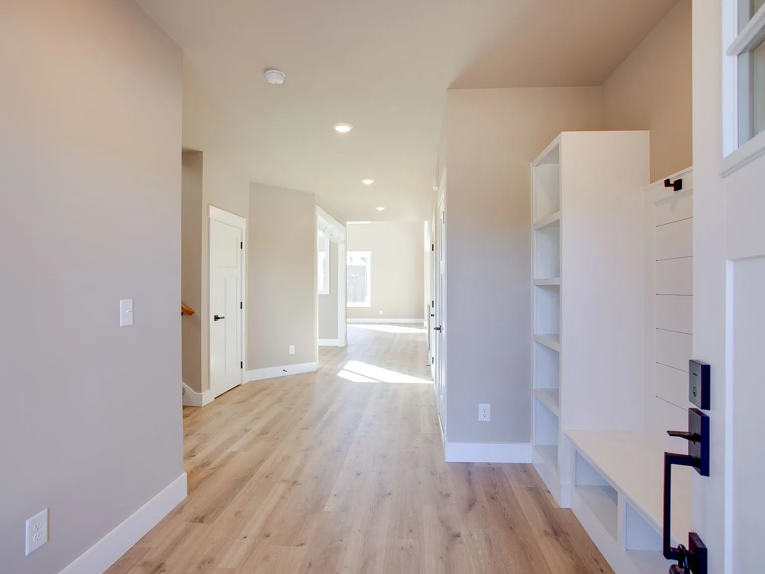 4 bed, 2.5 bath, 3080 sqft, $2,795 — Photo 3
