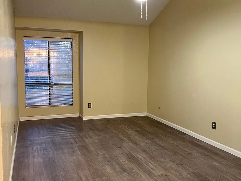 600 New Stine Rd #30 — Photo 8