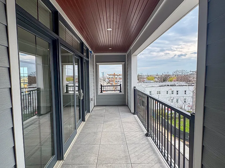 Pax Plaza — Photo 20