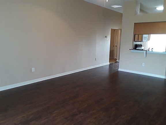 3rd image of 11004 Whitecap Dr