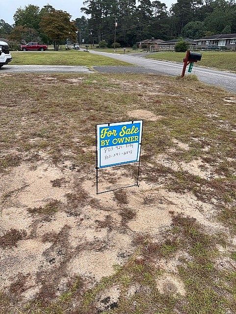 1st image of 303 Laurel Dr