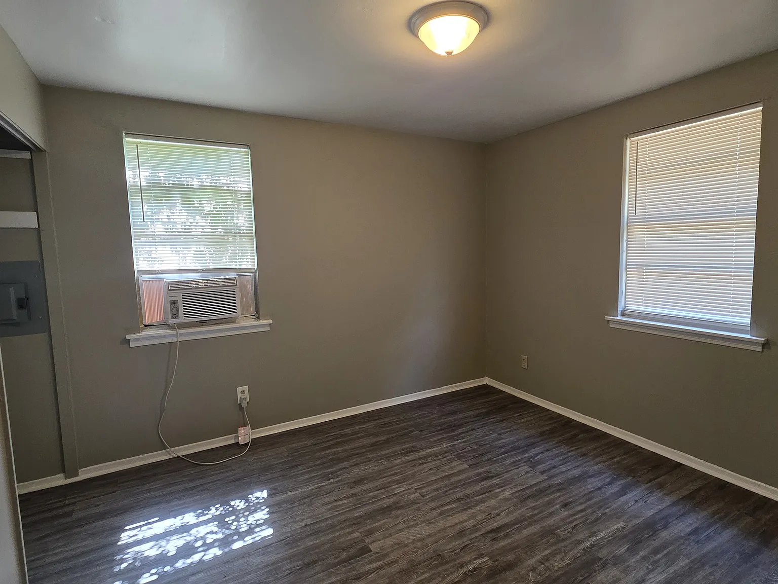 Beautiful Duplex Home — Photo 2