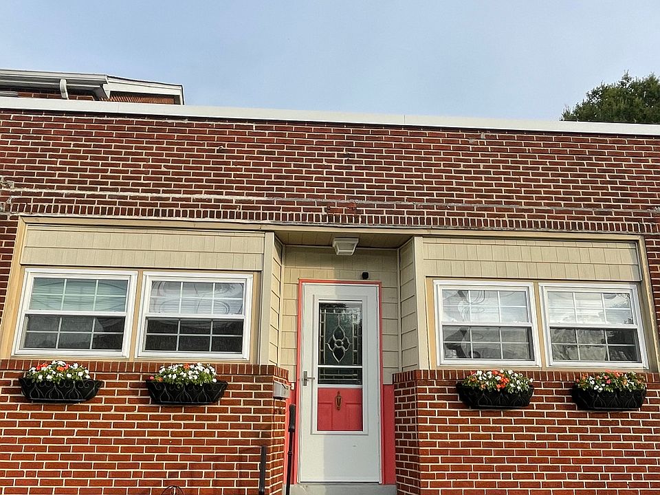 1st image of 127 W 9th St #1
