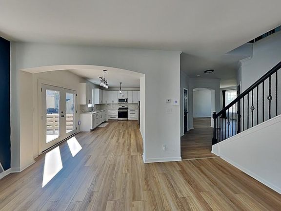 4th image of 515 Bigelow Ct