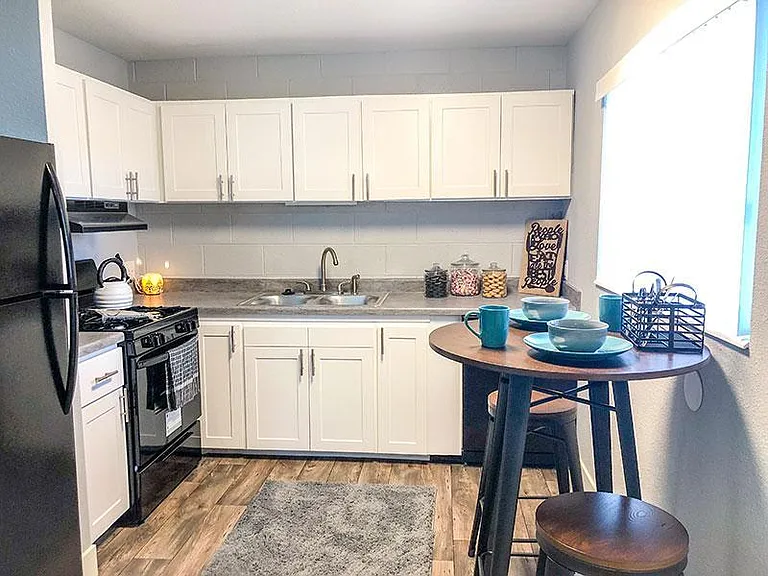 Aspenwood Apartments — Photo 12