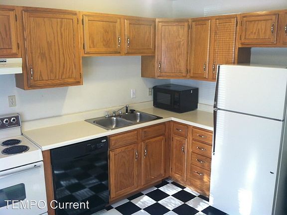 5th image of 300 S Wilmington Ct