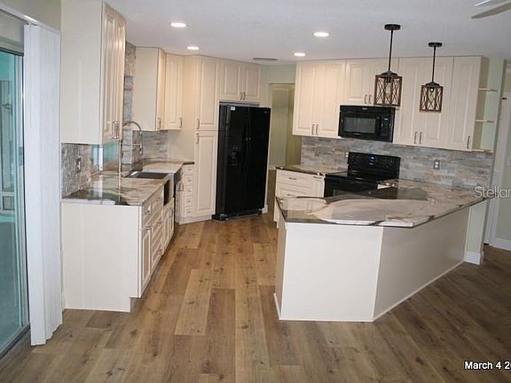 3rd image of 1404 Silver Oak Dr