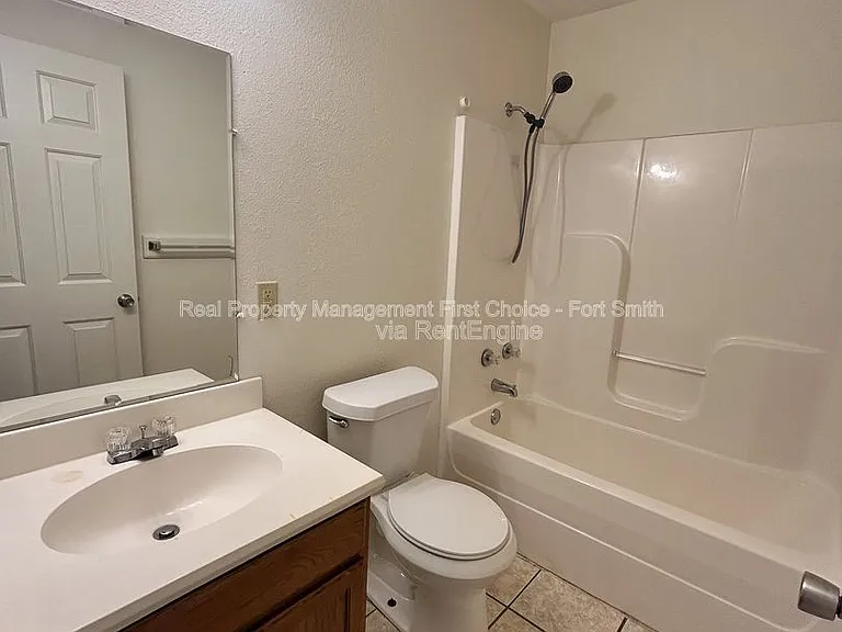 1851 Brazil Ave — Photo 11