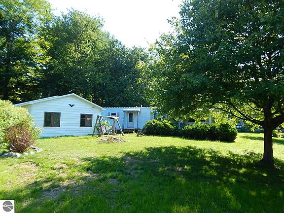 4th image of 5984 Faye Dr