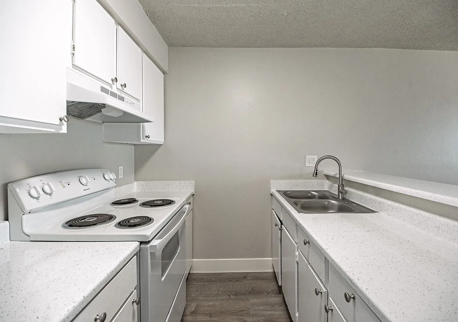 Affordable 1-Bedroom | Freshly Renovated + Storage Unit Included | Move-In Ready & Save First Mon... — Photo 2