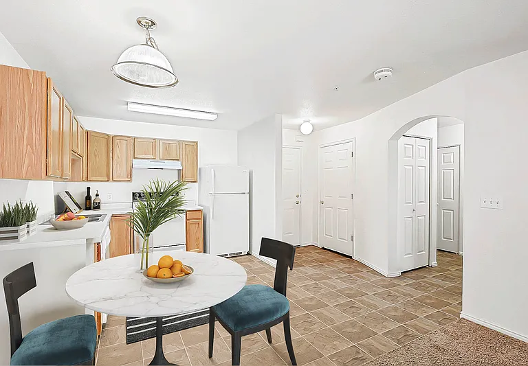 Rose Cove Apartment Homes — Photo 10