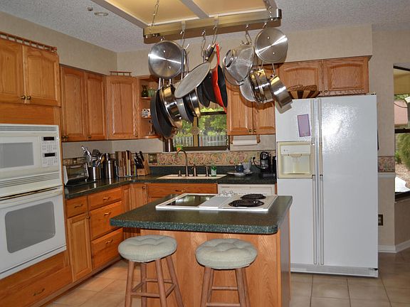 5th image of 284 Edinburgh Ln