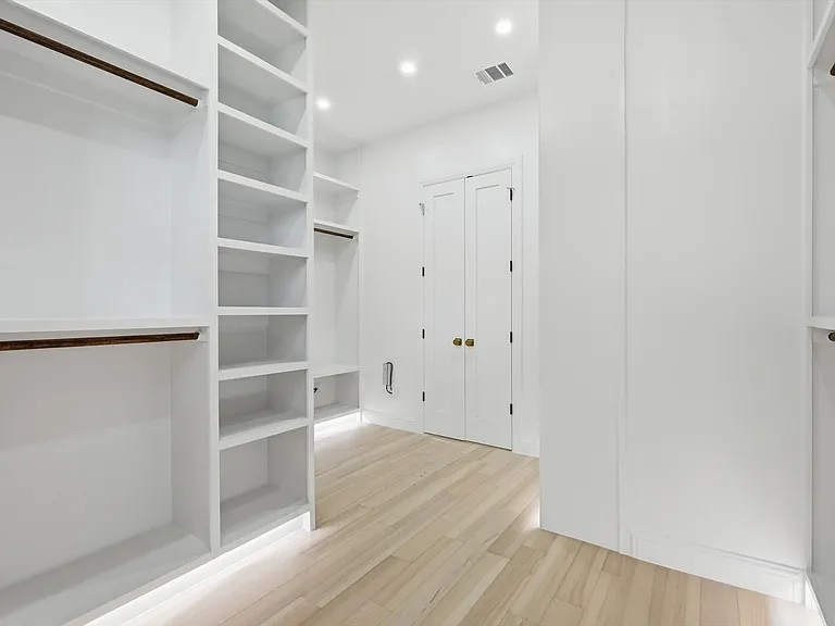 3135 Walnut Hill Ln — Photo 19