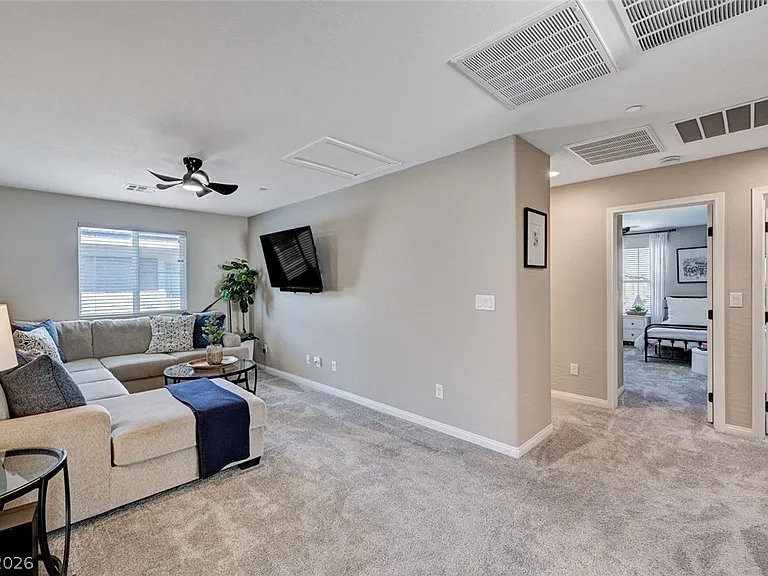 372 Silva Pl — Photo 17