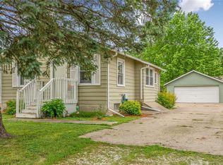 2417 E 39th St, Des Moines, IA 50317