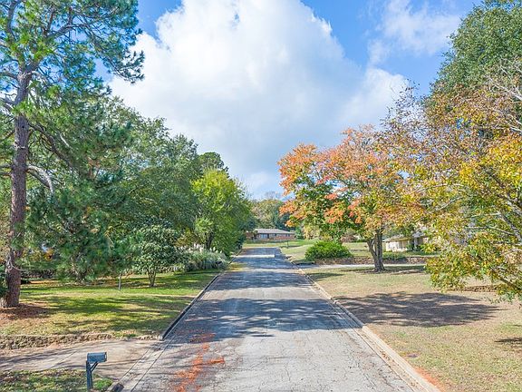 2nd image of 5 Meadowbrook Dr