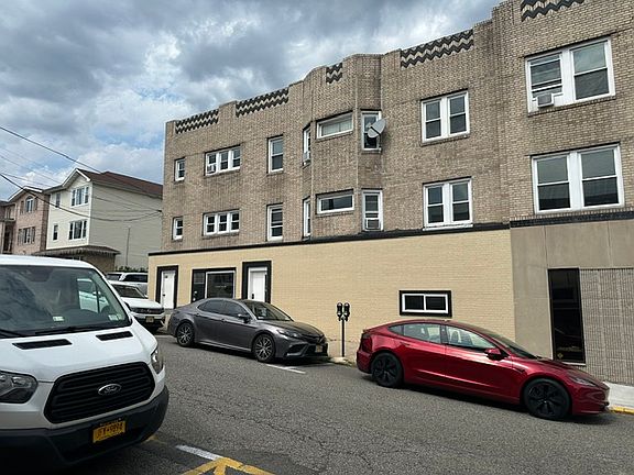 2nd image of 647 Anderson Ave #G