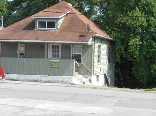 427 Wampum Ave, Ellwood City, PA 16117