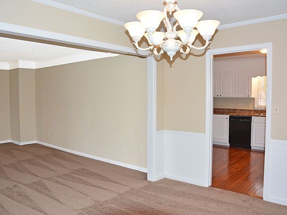 5th image of 3714 Woodcrest Cir NW
