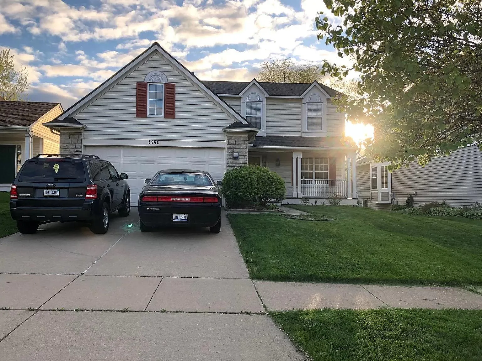 4 bed, 3.5 bath, 2057 sqft, $3,200 — Photo 2