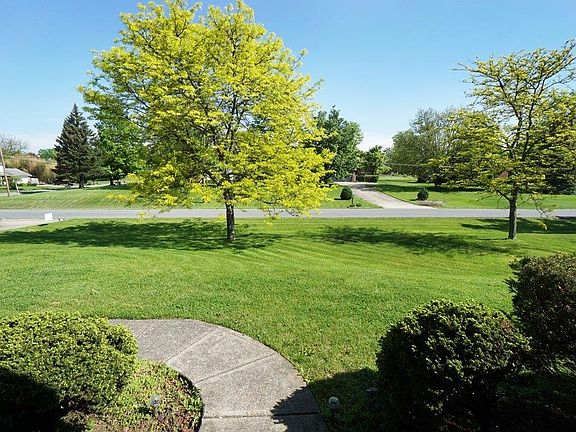 3rd image of 7147 Basswood Dr