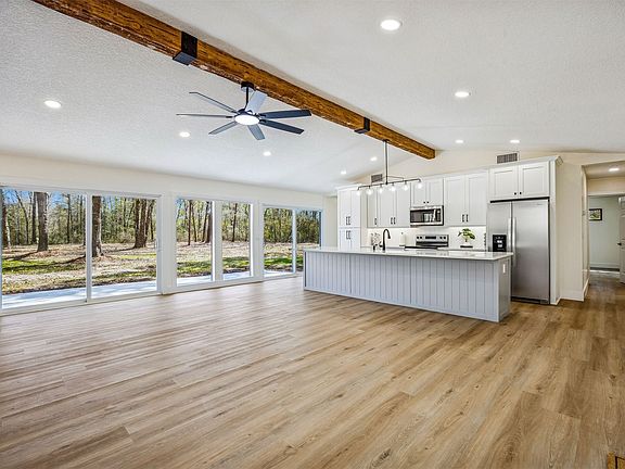 3rd image of 16684 Oak Hill Rd