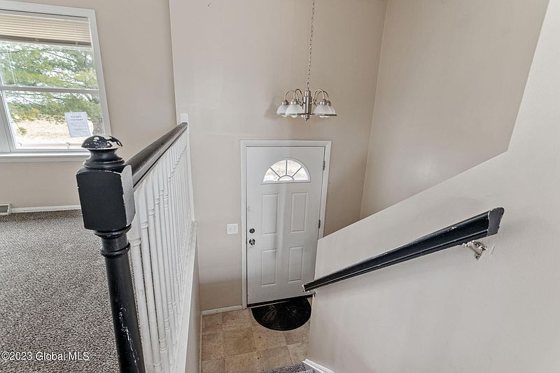 5th image of 872 Queen Ann Road
