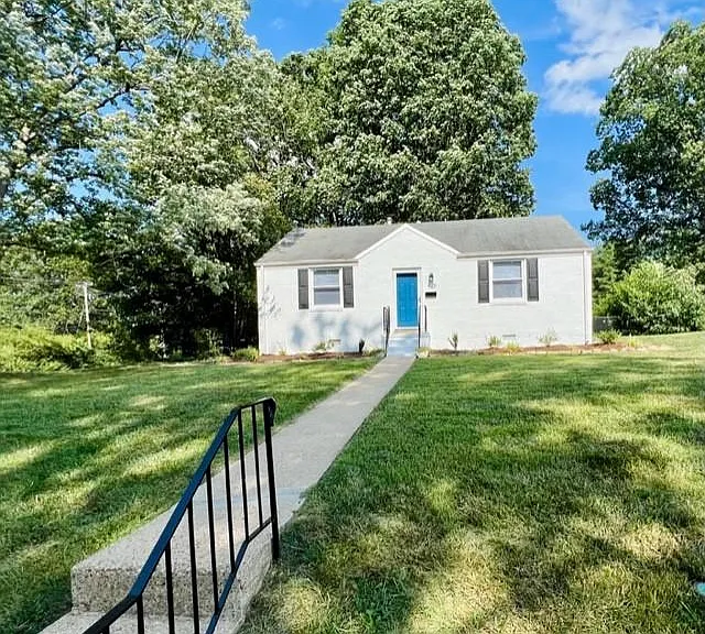 1665 Westhill Rd — Photo 1