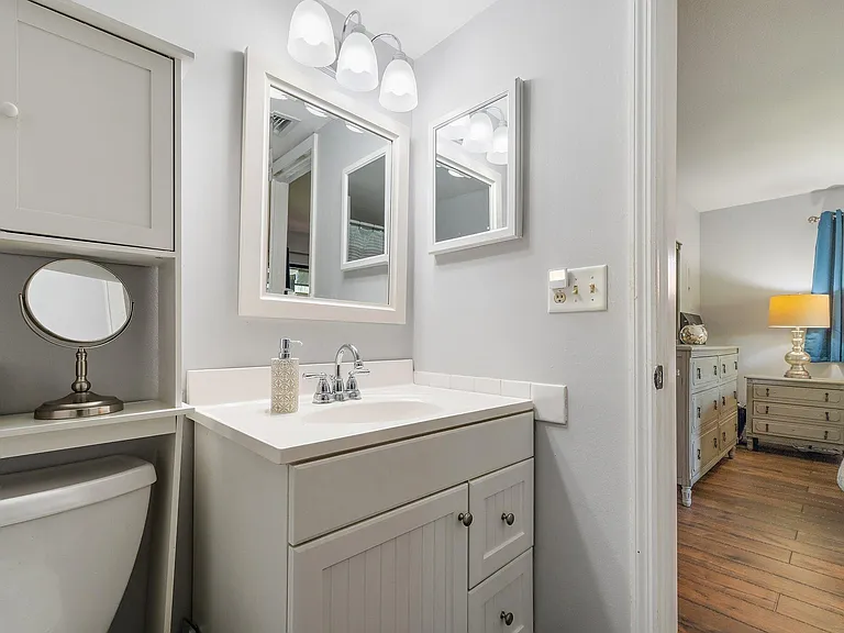 671 SW South River Dr #105 — Photo 25