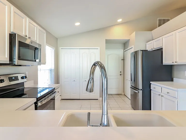 25802 Bloomsbury Ct — Photo 6