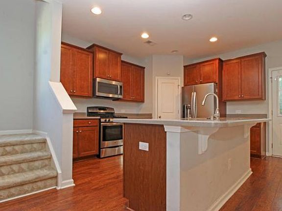 4th image of 218 Tuscany Ct
