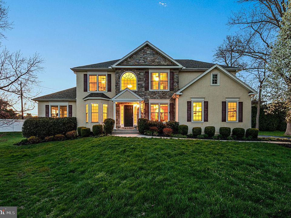 1st image of 3 Strathmore Ct