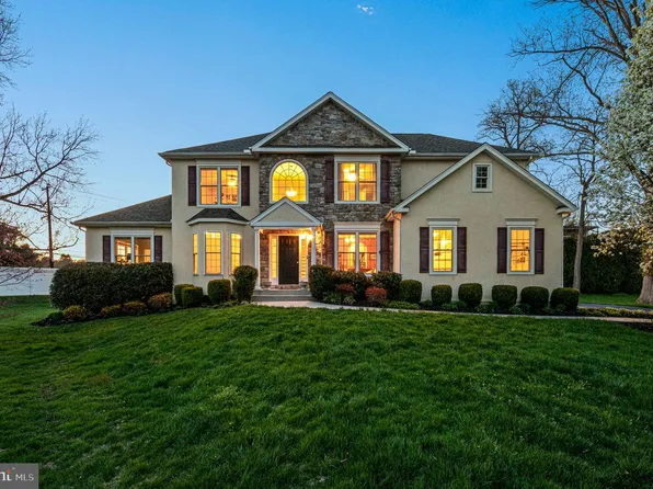 3 Strathmore Ct, Wallingford, PA 19086