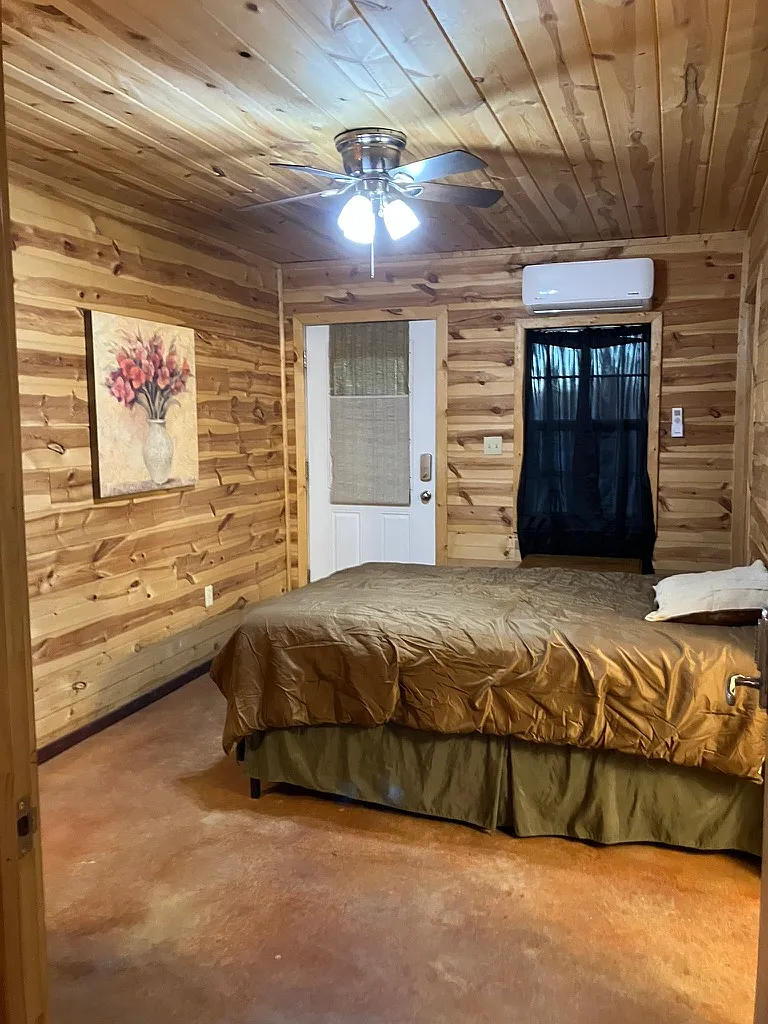 1 bed, 225 sqft, $755 — Photo 1