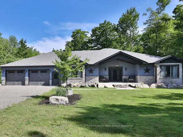 1068 Xavier St, Gravenhurst, ON P0E 1G0