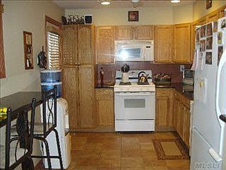 4th image of 181 Willow St