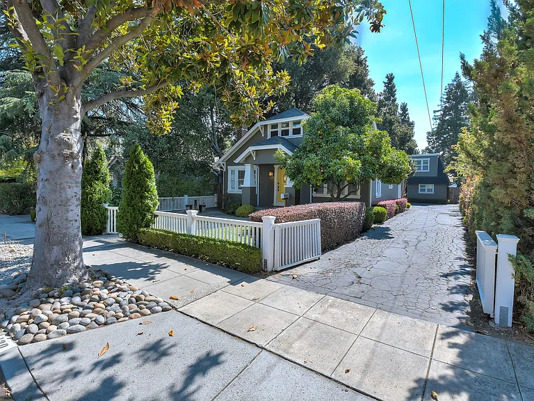 130 Seale Ave #COTTAGE — Photo 1
