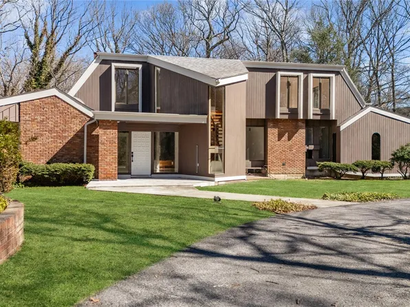 12 Lost Meadow Lane, Port Jefferson, NY 11777