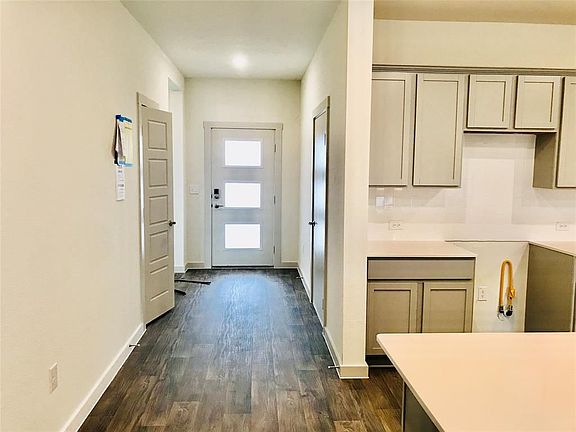 3rd image of 3024 Louris Ln